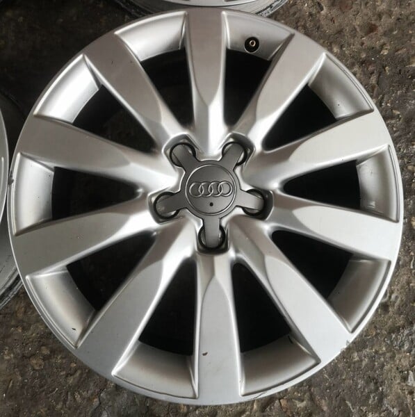 Photo 2 - Light alloy R17 rims