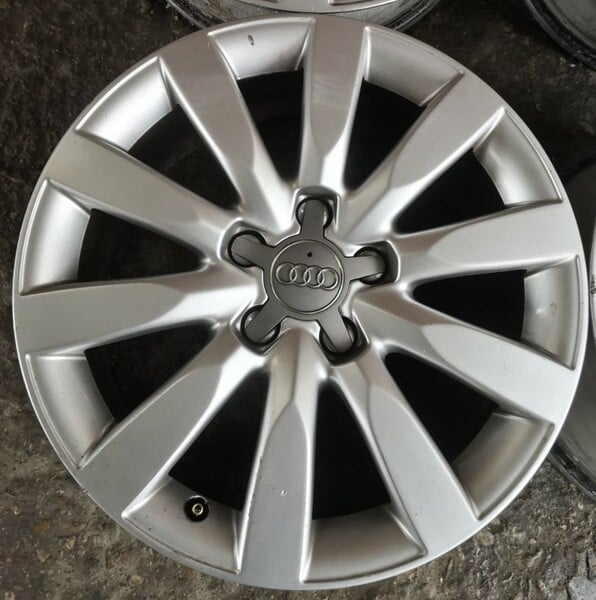 Photo 3 - Light alloy R17 rims