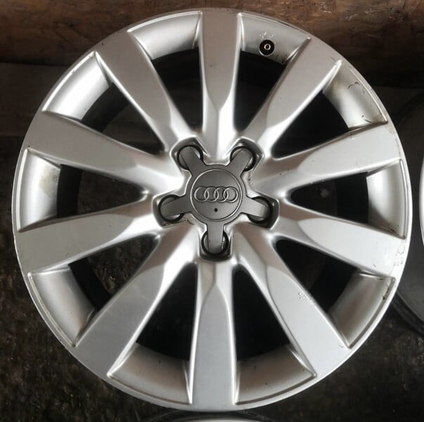 Photo 4 - Light alloy R17 rims