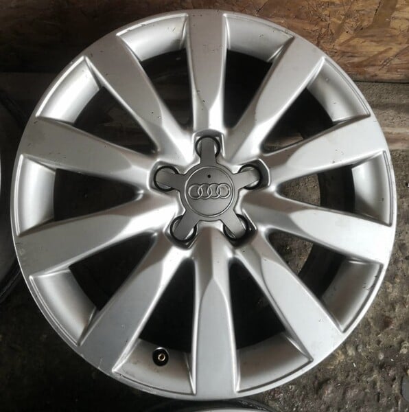 Photo 5 - Light alloy R17 rims