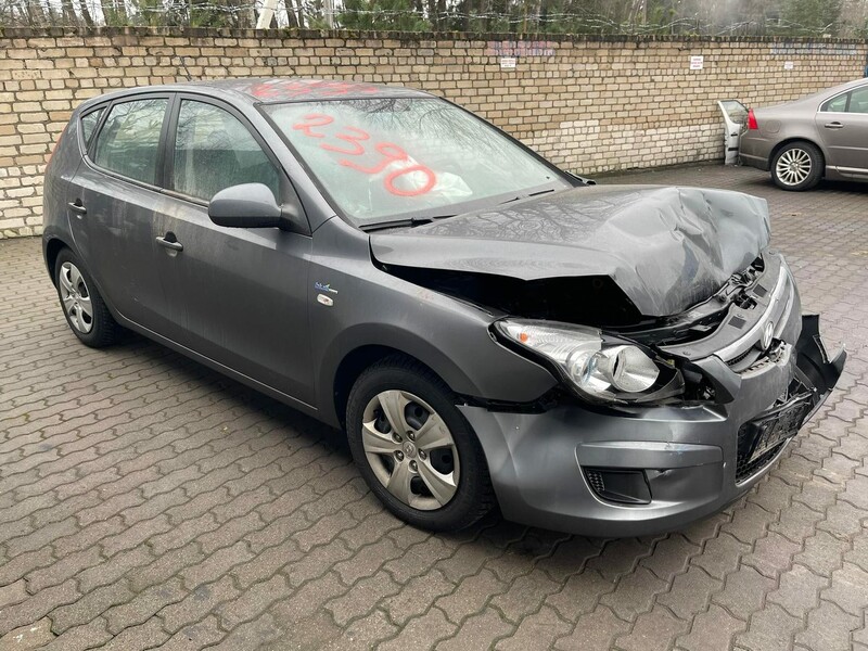 Photo 3 - Hyundai I30 I 2009 y parts