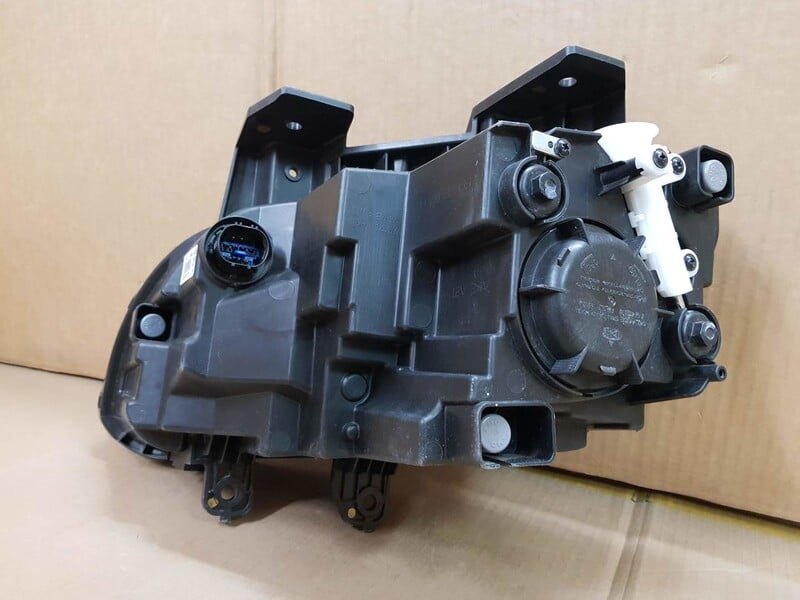 Photo 8 - Hyundai Kona 2022 y parts