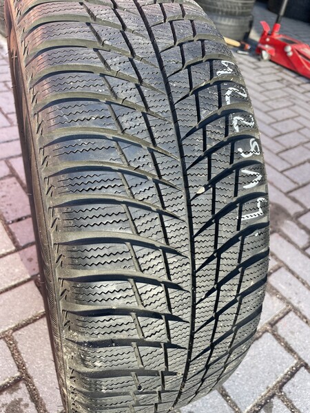 Фотография 1 - Bridgestone R16 зимние шины для автомобилей