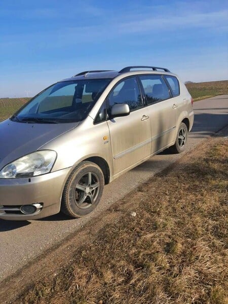 Nuotrauka 2 - Toyota Avensis Verso 2003 m dalys