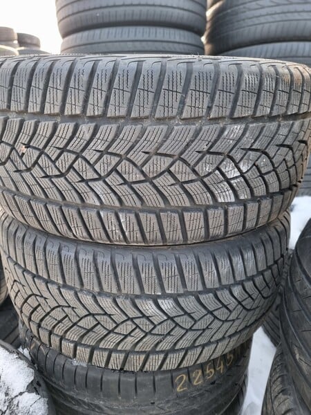 Photo 2 - Goodyear Ultra grip R19 winter tyres passanger car