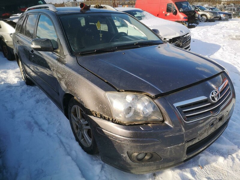 Photo 1 - Toyota Avensis 2006 y parts