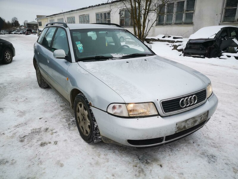 Audi A4 1997 m dalys