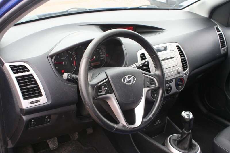 Photo 10 - Hyundai i20 2010 y Hatchback