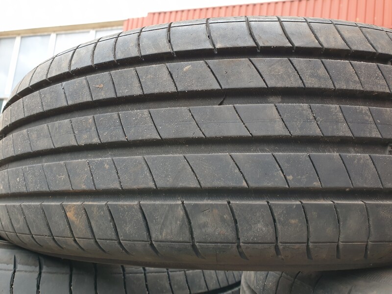Фотография 2 - Michelin Primacy4 8mm R15 летние шины для автомобилей