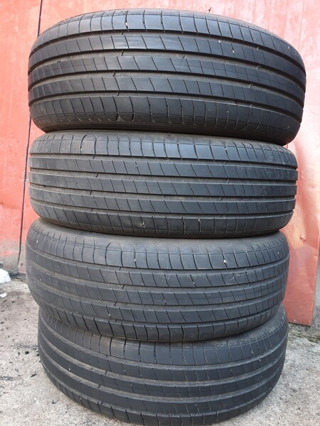 Фотография 3 - Michelin Primacy4 8mm R15 летние шины для автомобилей