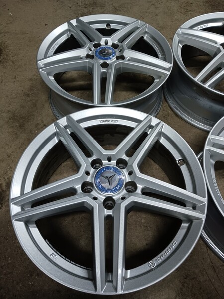 Photo 6 - Mercedes-Benz Nr77 light alloy R17 rims