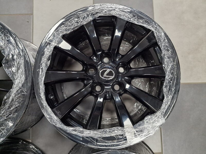 Photo 3 - Lexus R17 light alloy rims