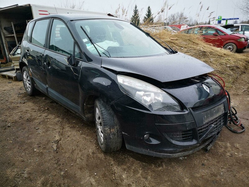 Renault Scenic 2010 y parts