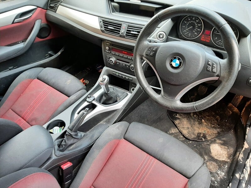 Photo 9 - Bmw X1 2010 y parts