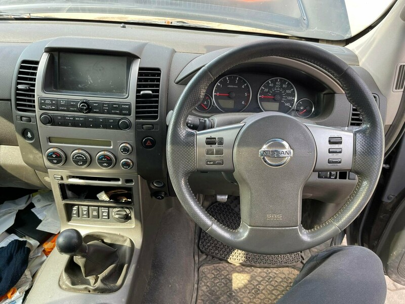 Photo 12 - Nissan Pathfinder 2005 y parts