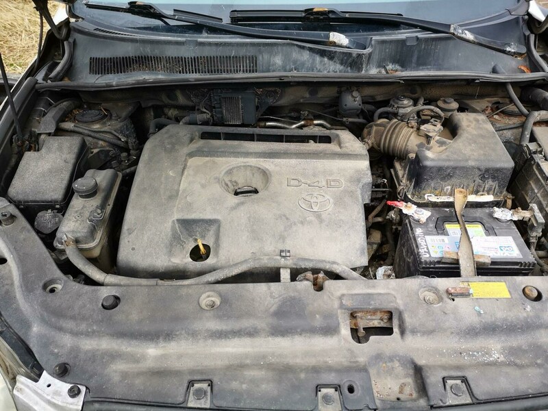 Photo 3 - Toyota Rav-4 2006 y parts