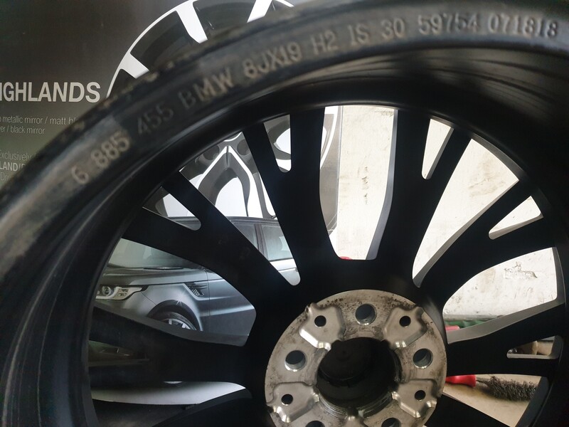 Photo 6 - M Performance  light alloy R19 rims