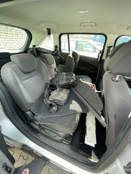Photo 10 - Ford Grand C-Max 2018 y parts