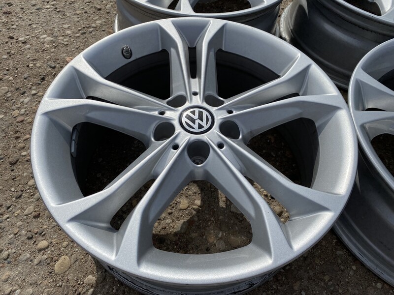 Nuotrauka 2 - Volkswagen R18 lengvojo lydinio ratlankiai