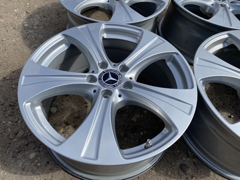 Photo 2 - Mercedes-Benz Siunciam, ET-38 light alloy R18 rims