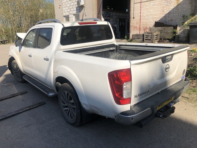 Photo 3 - Nissan Navara 2017 y parts