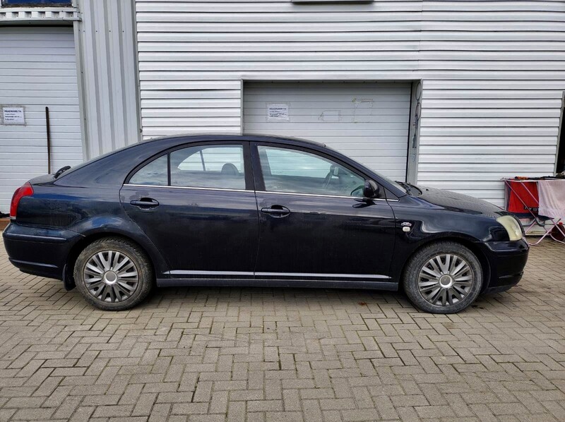 Photo 15 - Toyota Avensis II D-4D 2004 y