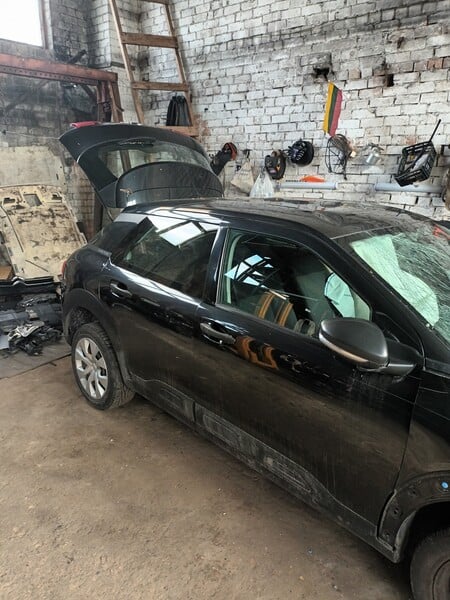 Photo 2 - Citroen C4 Cactus 2018 y parts