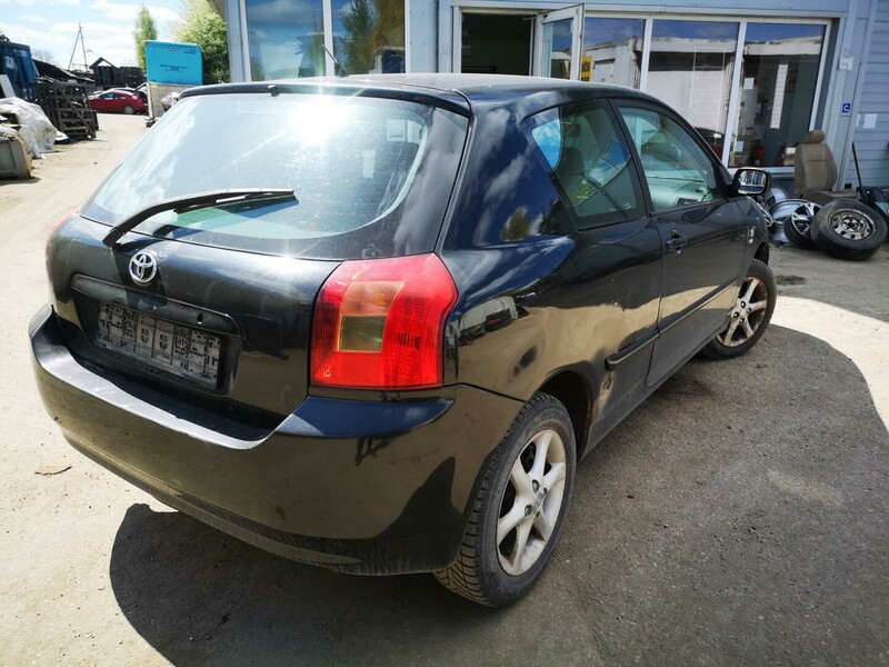 Photo 4 - Toyota Corolla 2003 y parts