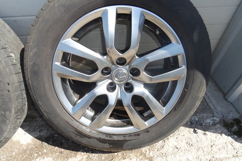 Photo 5 - Toyota NX 300h light alloy R18 rims