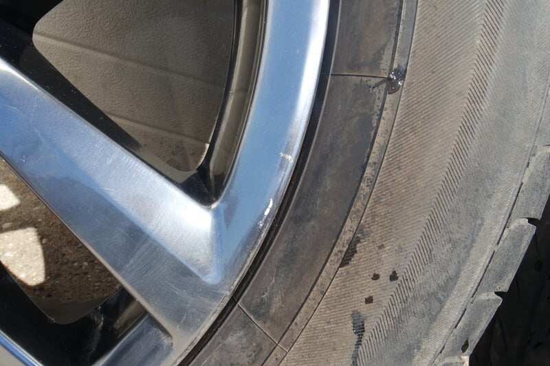 Photo 7 - Toyota NX 300h light alloy R18 rims