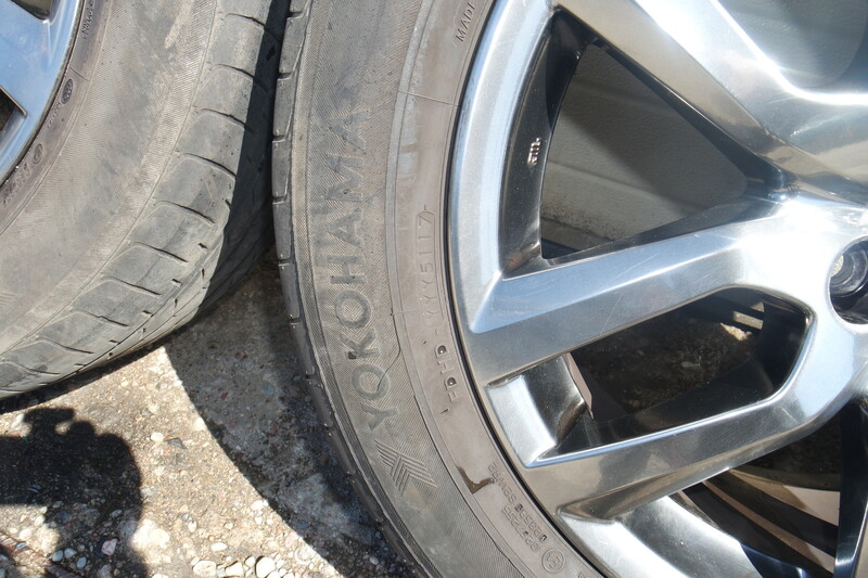 Photo 9 - Toyota NX 300h light alloy R18 rims