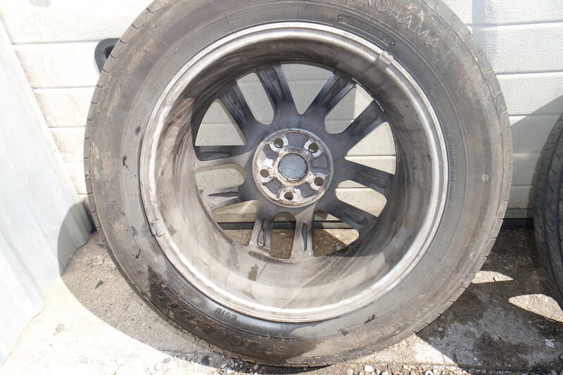 Photo 15 - Toyota NX 300h light alloy R18 rims