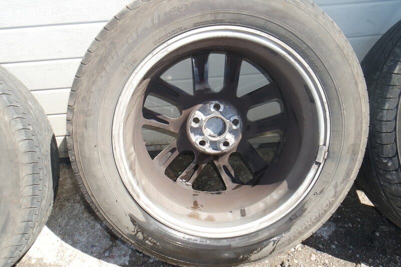 Photo 17 - Toyota NX 300h light alloy R18 rims