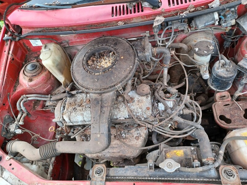 Photo 3 - Mazda 121 1996 y parts