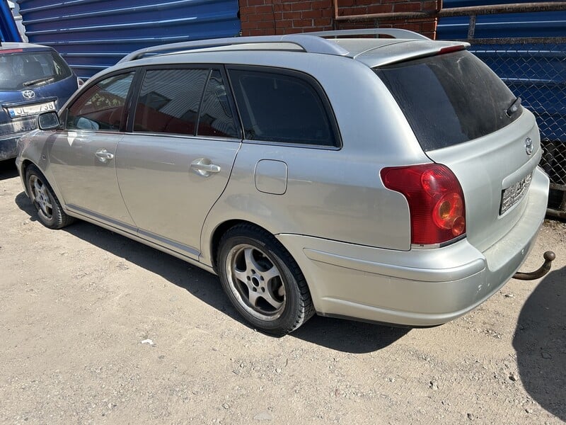 Photo 7 - Toyota Avensis 2006 y parts