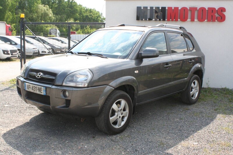 Hyundai Tucson 2009 г Внедорожник / Кроссовер