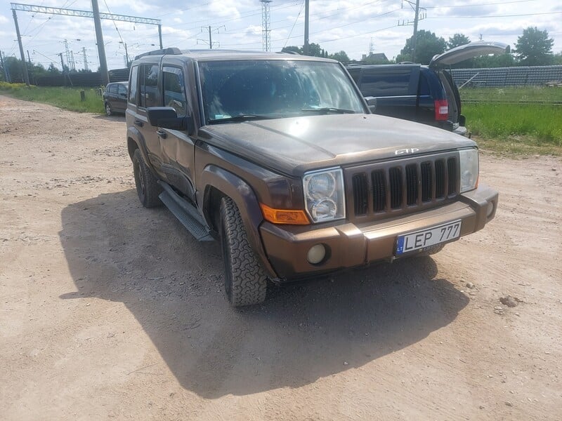 Photo 2 - Jeep Commander 2006 y parts