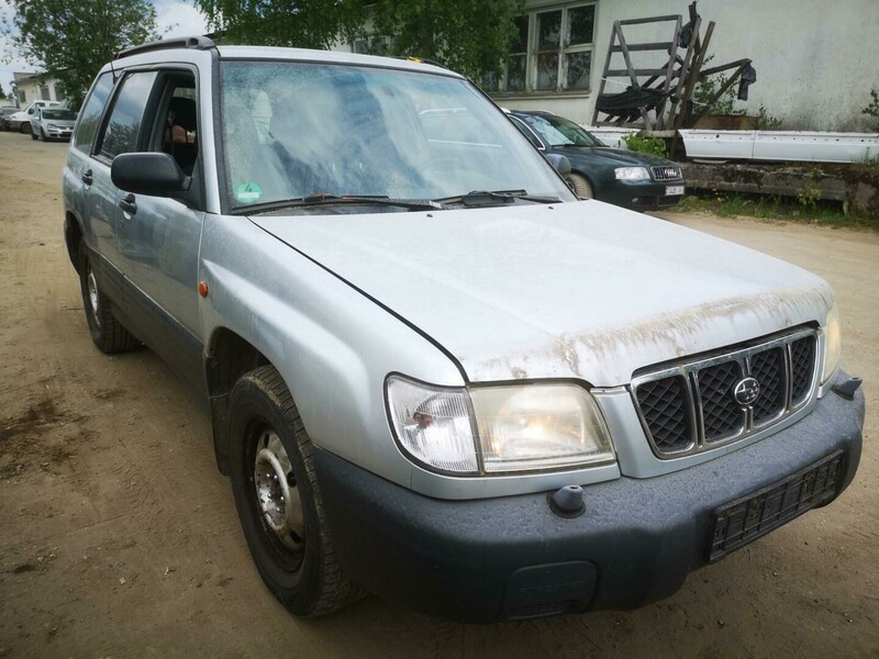 Subaru Forester 2001 m dalys