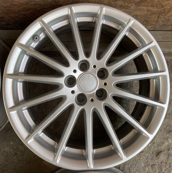 Photo 3 - Light alloy R18 rims