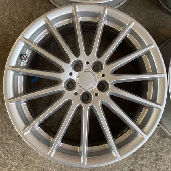 Photo 6 - Light alloy R18 rims