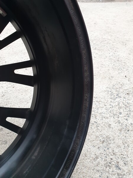 Photo 10 - M Performance  light alloy R19 rims