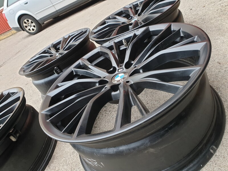 Photo 11 - M Performance  light alloy R19 rims