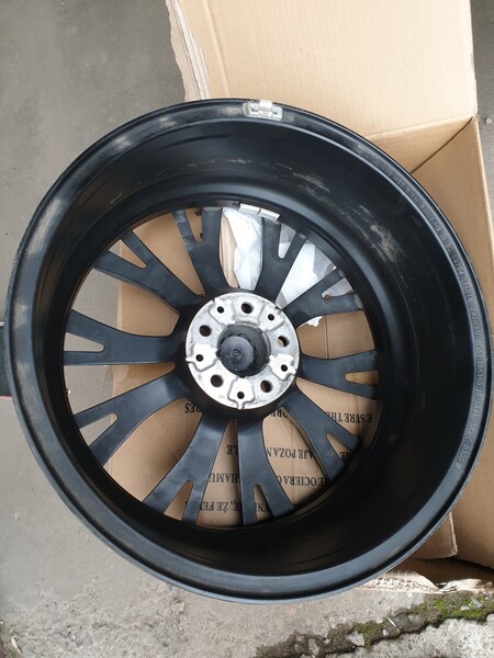 Photo 12 - M Performance  light alloy R19 rims