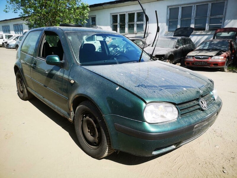 Volkswagen Golf 1999 г запчясти