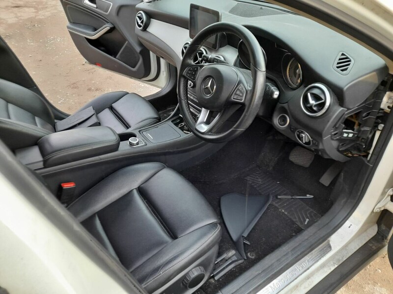 Photo 10 - Mercedes-Benz Gla 200 2015 y parts