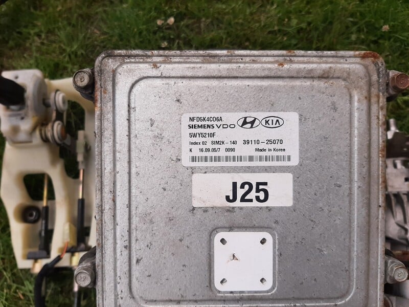 Photo 14 - Hyundai Sonata 2007 y parts