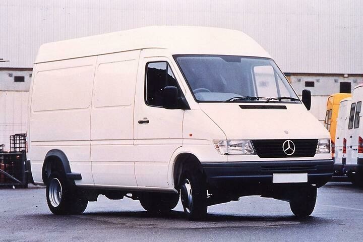 Mercedes-Benz Sprinter I 2000 г запчясти