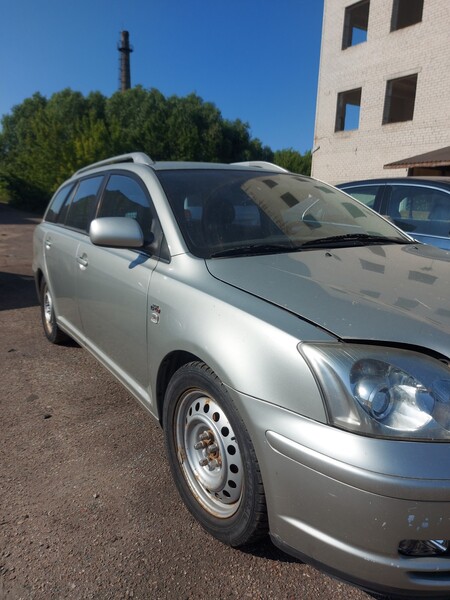 Photo 3 - Toyota Avensis 2005 y parts