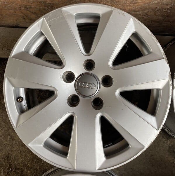 Photo 4 - Light alloy R16 rims