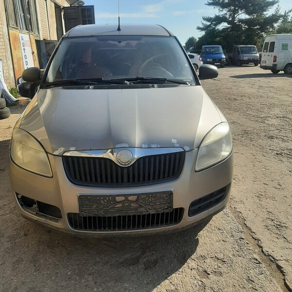 Skoda Roomster 2007 г запчясти